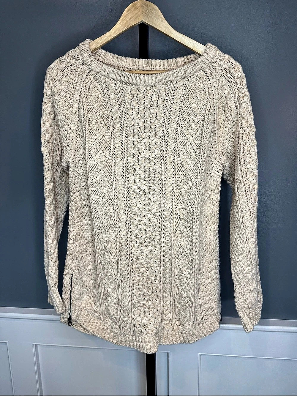L.L.Bean Signature Cable Knit Cotton Sweater in Cream Size Medium